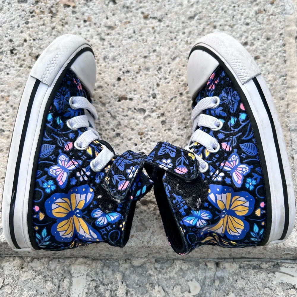 Converse sneakers chucks butterfly print toddler baby size 6 all stars flowers